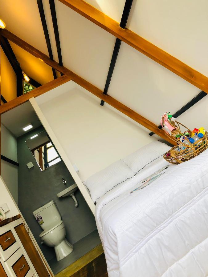 The We2 "Wildwood Elegance Escape" Bed & Breakfast Induruwa Exterior photo