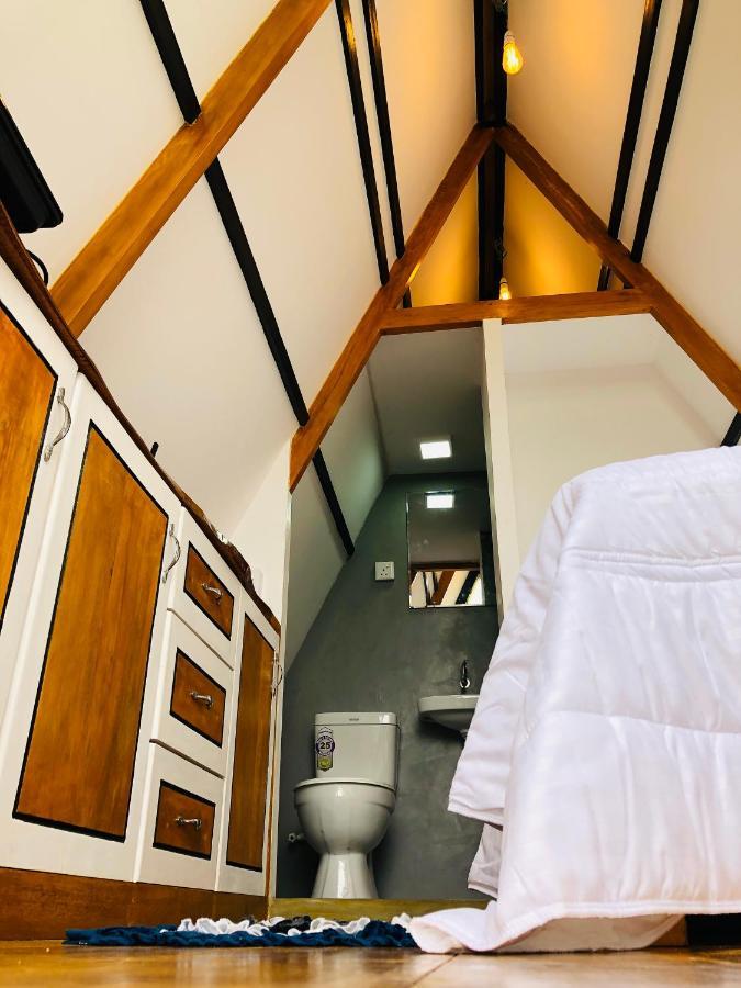 The We2 "Wildwood Elegance Escape" Bed & Breakfast Induruwa Exterior photo